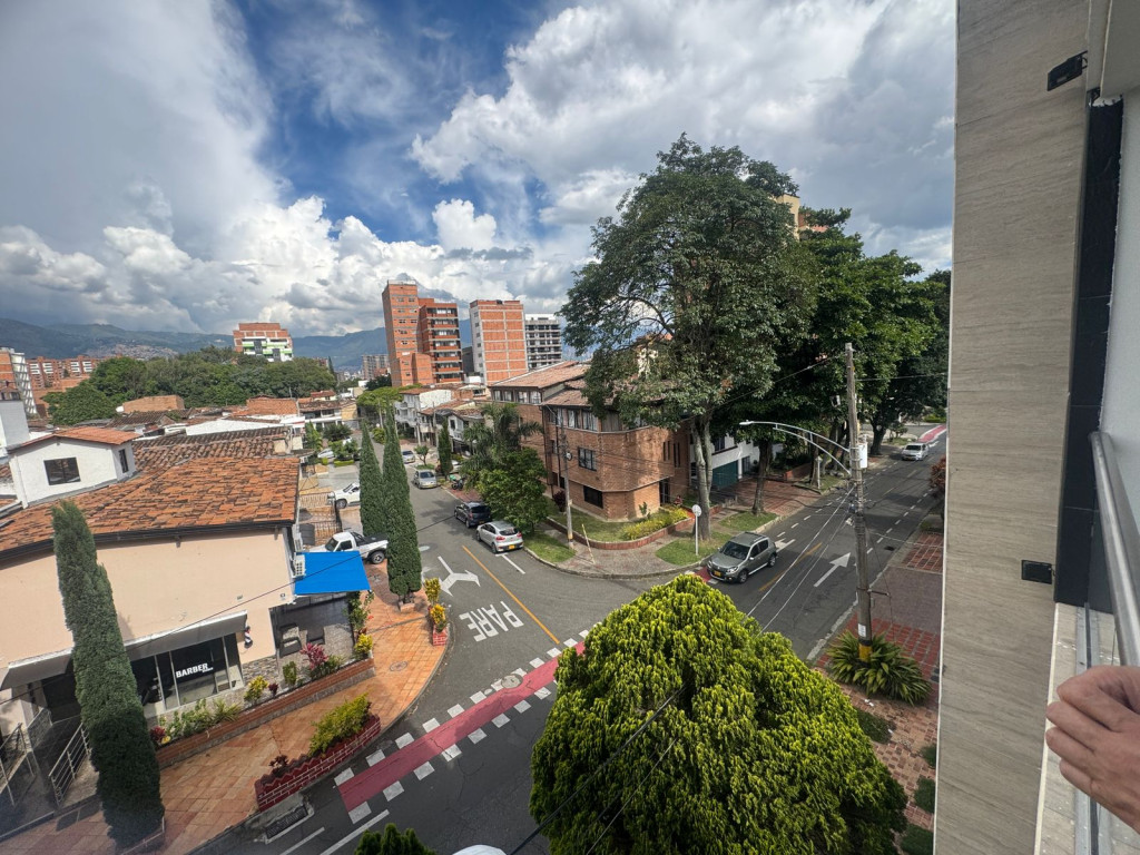 Edificio en venta en Los colores, Medellín 3