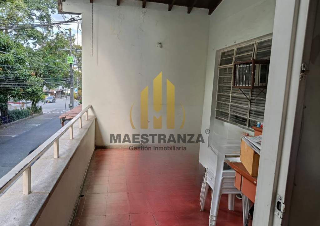 Casa Lote en venta en Laureles, Medellín 2