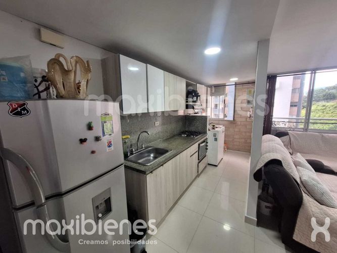 Apartamento de 3 alcobas en venta en Aves Maria, Sabaneta, 69 m² · foto 3 de 15