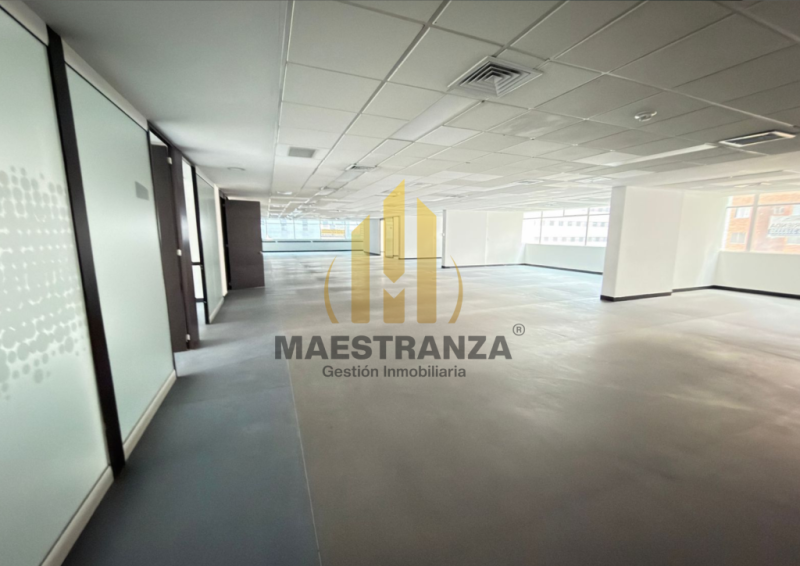 Oficina en venta en El Poblado, Medellín 3