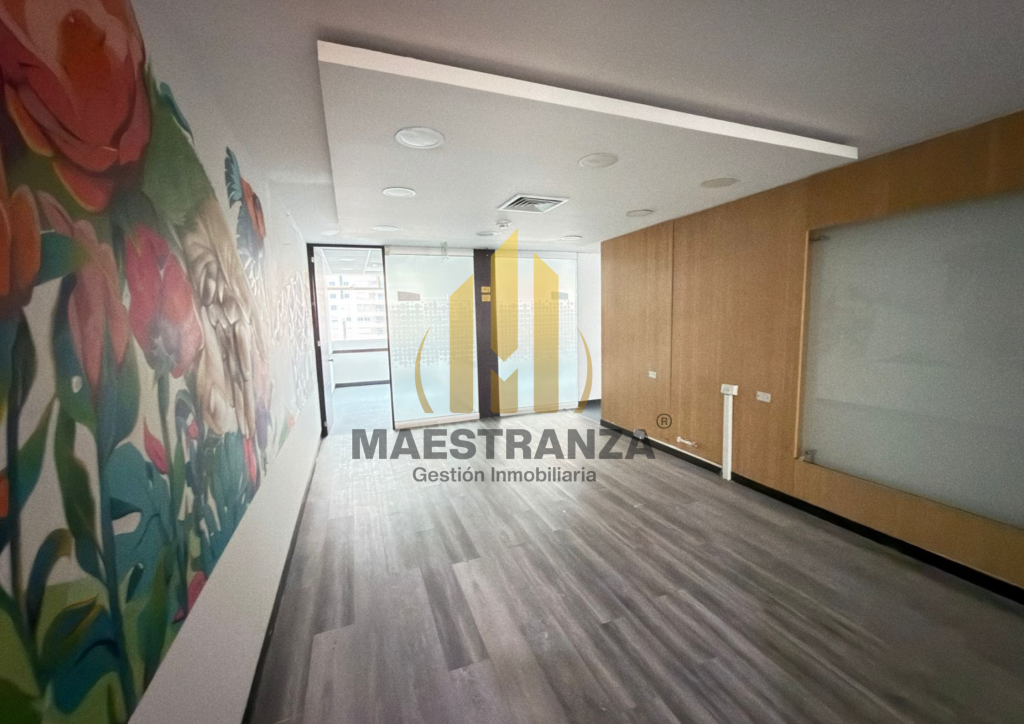 Oficina en venta en El Poblado, Medellín 4