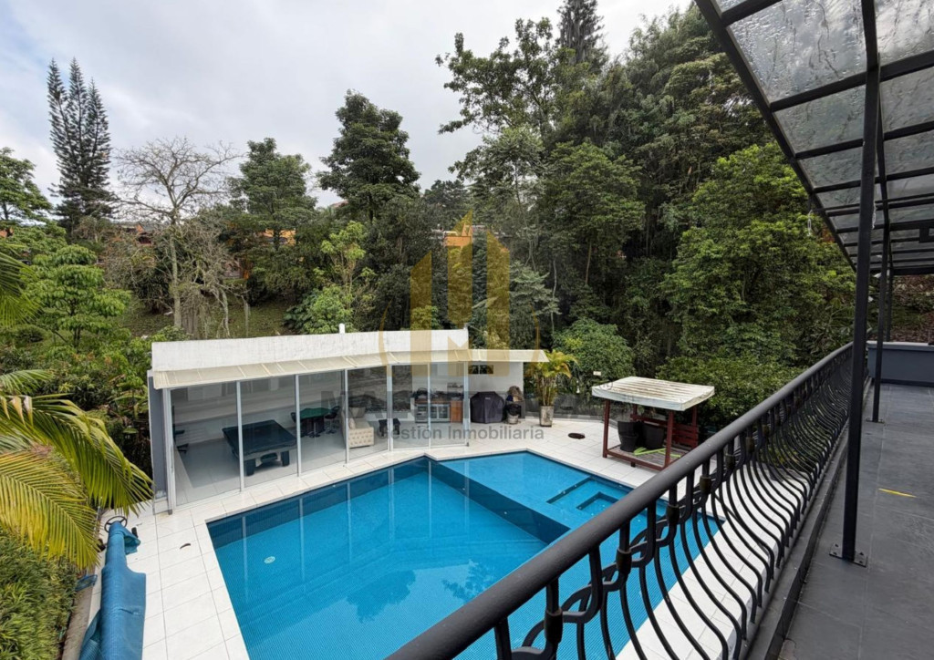 Casa en venta en El Poblado, Medellín 2