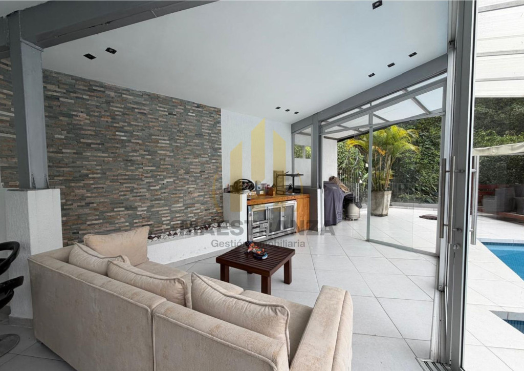 Casa en venta en El Poblado, Medellín 4