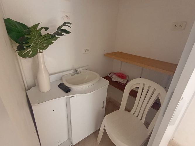 Local en arriendo en Laureles, Medellín, 24 m² · foto 12 de 13