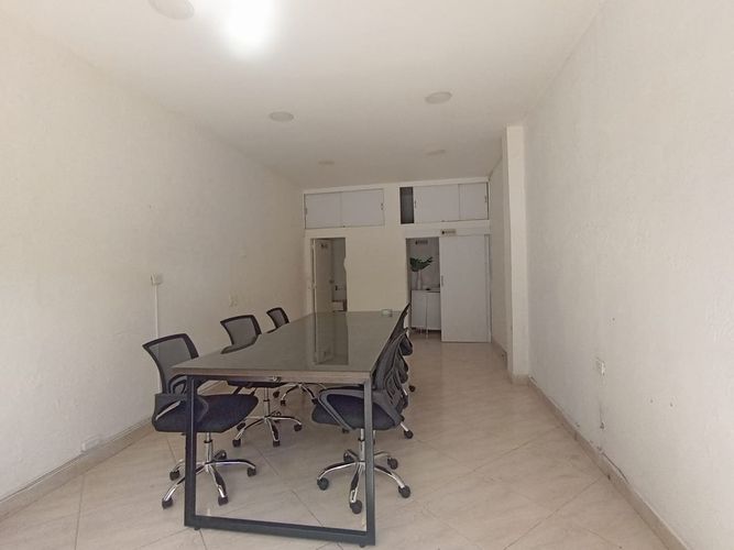 Local en arriendo en Laureles, Medellín, 24 m² · foto 2 de 13