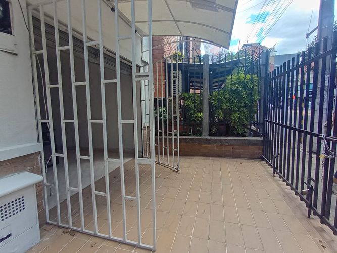 Local en arriendo en Laureles, Medellín, 24 m² · foto 9 de 13