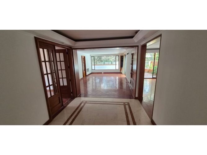 Apartamento de 3 alcobas en venta en Alameda, Bogotá, 223 m² · foto 2 de 19