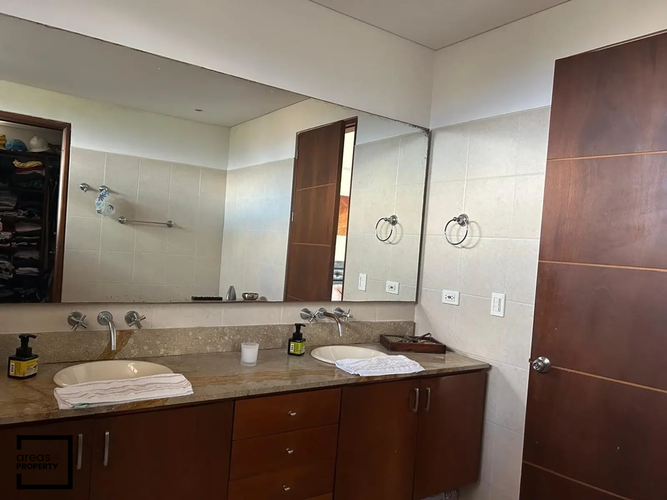 Casa de 4 alcobas en venta en Siberia, Cota, 254 m² · foto 3 de 9