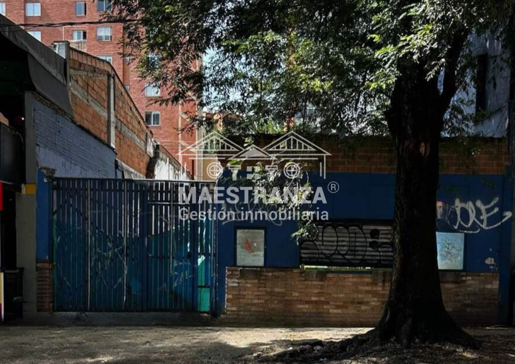 Casa Lote en venta en Laureles, Medellín 3