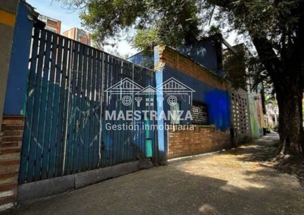 Casa Lote en venta en Laureles, Medellín 4
