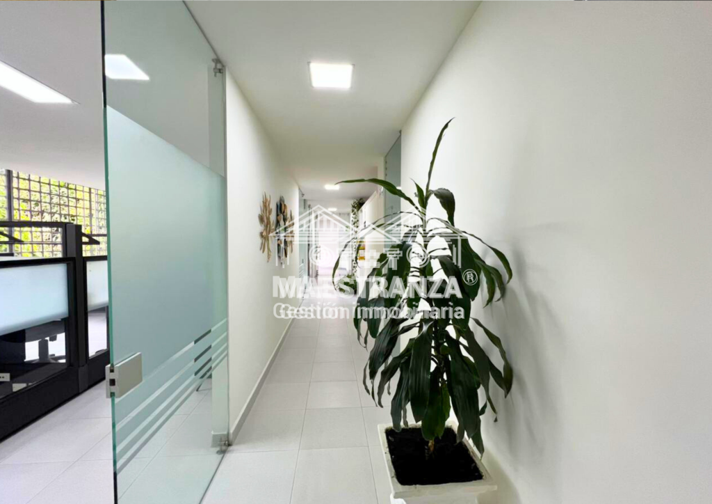 Oficina en venta en El Poblado, Medellín 2