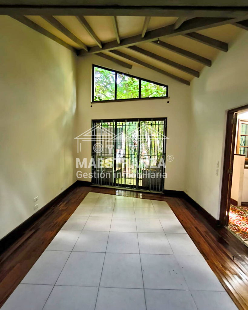 Casa for sale in El Poblado, Medellín 3