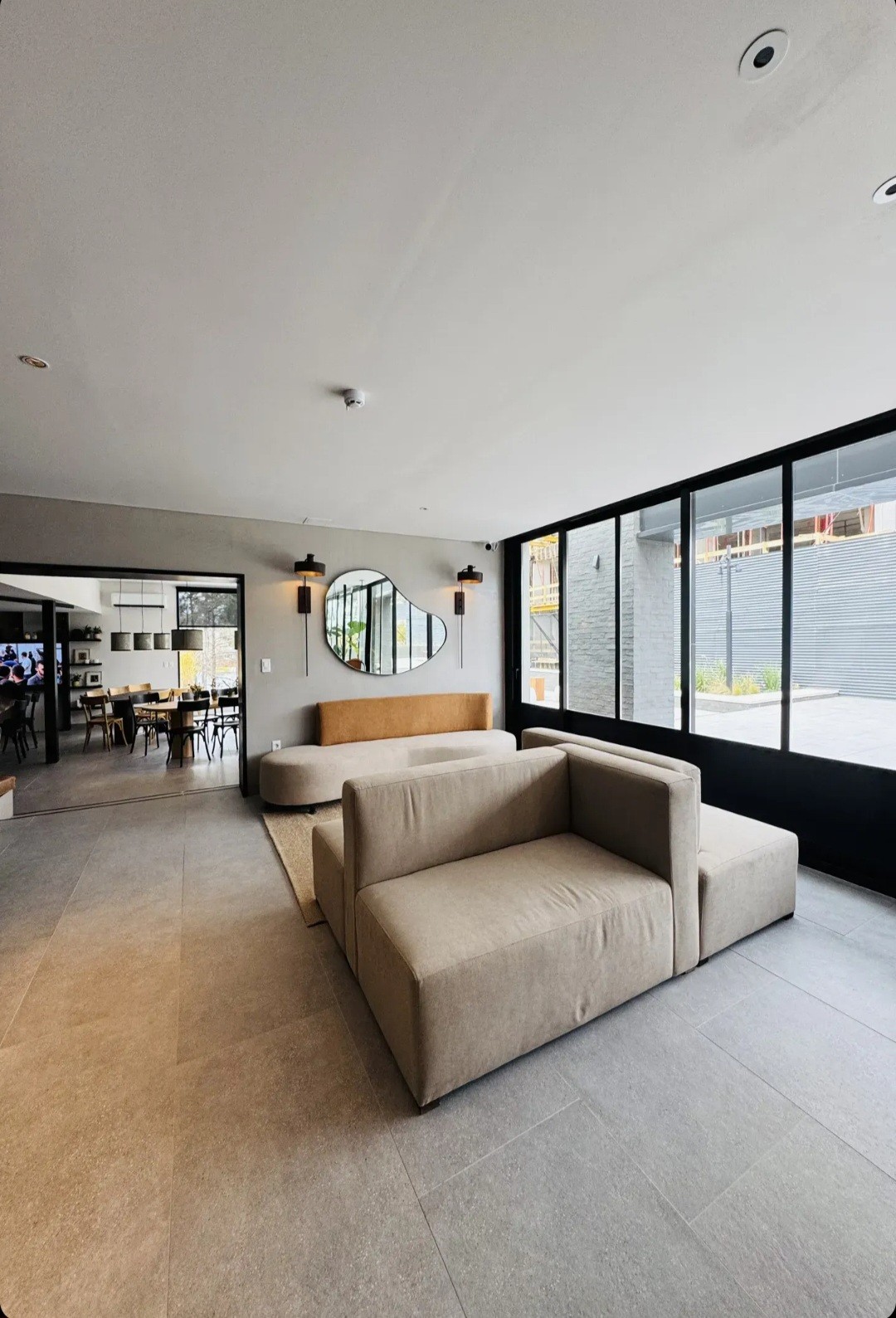 Exclusivo monoambiente premium de 44 m2 en alquiler, ubicado en el prestigioso Complejo LAWA, con vistas espectaculares al lago La Caleta en Barra de Carrasco y acceso a amenities 5 estrellas. · Foto 8