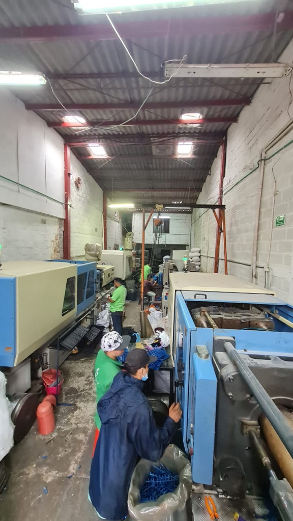 Warehouse for sale in Trinidad, Medellín 2