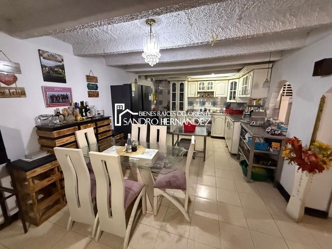 Casa de 5 alcobas en venta en Lagos Iv Sector B, Floridablanca, 200 m² · foto 5 de 19