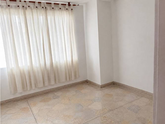 Apartamento de 3 alcobas en venta en Los Cambulos, Cali, 89 m² · foto 8 de 13