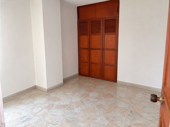 Apartamento de 3 alcobas en venta en Los Cambulos, Cali, 89 m² · foto 9 de 13