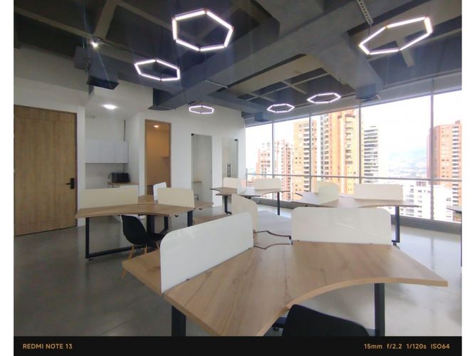 Oficina en arriendo en El Diamante No. 2, Medellín, 60 m² · foto 5 de 12
