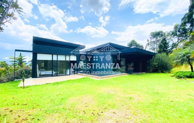 Casa de 4 alcobas en venta en Las Palmas, Medellín, 366 m² · foto 3 de 19