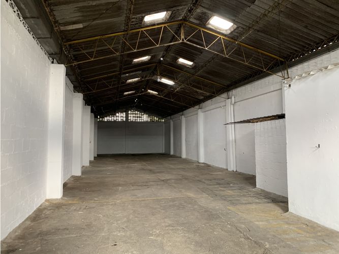 Bodega en venta en Arenales, Armenia, 200 m² · foto 3 de 5