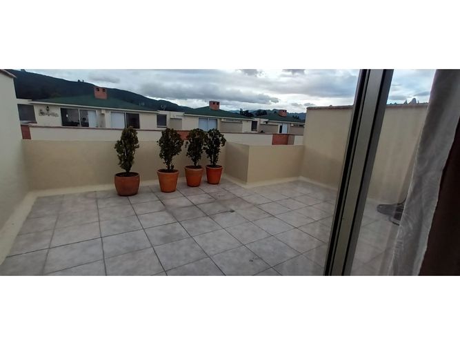 Casa de 3 alcobas en venta en Cr Rio Frio, Chía, 200 m² · foto 2 de 18