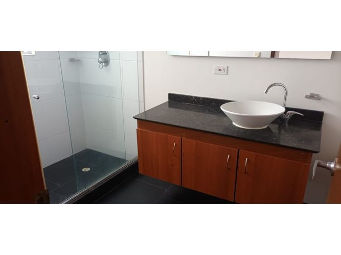 Casa de 3 alcobas en venta en Cr Rio Frio, Chía, 200 m² · foto 10 de 18