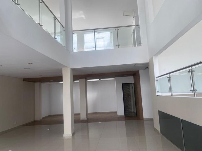 Local en arriendo en Santa Monica, Cali, 268 m² · foto 9 de 13