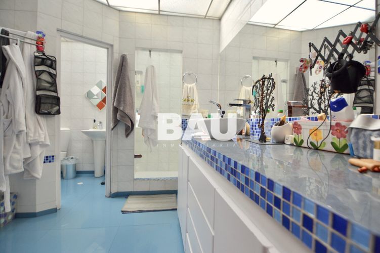 Casa de 5 alcobas en venta en Niza Norte, Bogotá, 350 m² · foto 17 de 24