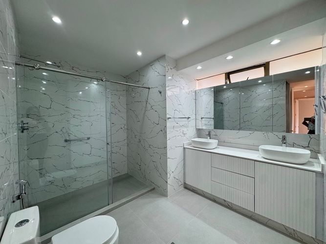 Apartamento de 3 alcobas en venta en Los Rosales, Bogotá, 237 m² · foto 9 de 16