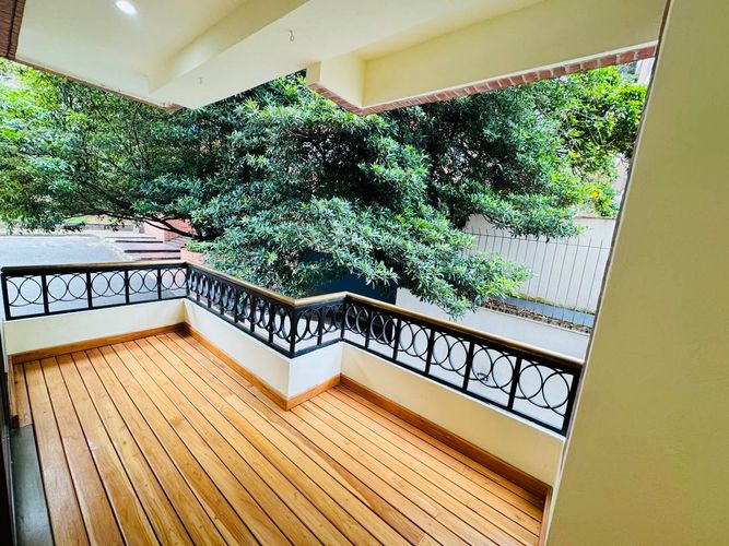 Apartamento de 3 alcobas en venta en Los Rosales, Bogotá, 237 m² · foto 6 de 16