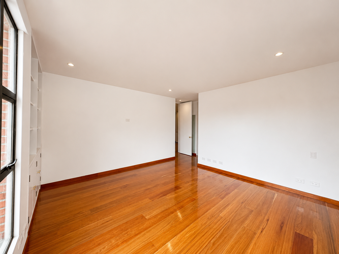 Apartamento de 3 alcobas en venta en Los Rosales, Bogotá, 237 m² · foto 10 de 16