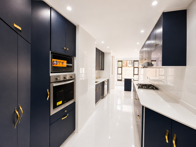 Apartamento de 3 alcobas en venta en Los Rosales, Bogotá, 237 m² · foto 2 de 16