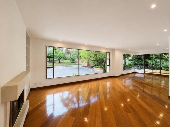 Apartamento de 3 alcobas en venta en Los Rosales, Bogotá, 237 m² · foto 5 de 16