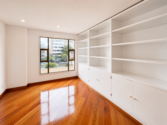 Apartamento de 3 alcobas en venta en Los Rosales, Bogotá, 237 m² · foto 13 de 16