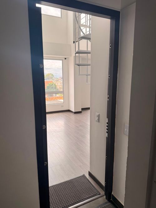 Apartamento en venta en Ciudad Berna, Bogotá · foto 2 de 19