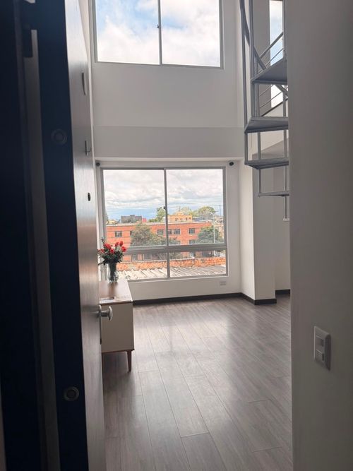 Apartamento en venta en Ciudad Berna, Bogotá · foto 3 de 19