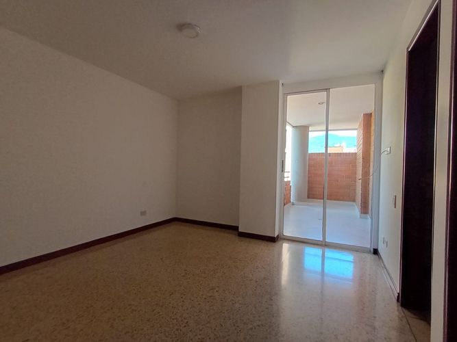 Apartamento de 3 alcobas en venta en Laureles, Medellín, 118 m² · foto 14 de 19