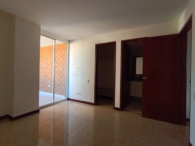 Apartamento de 3 alcobas en venta en Laureles, Medellín, 118 m² · foto 13 de 19