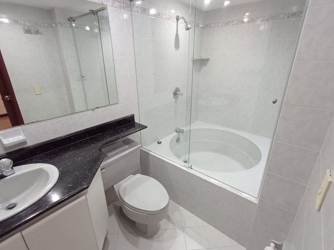 Apartamento de 3 alcobas en venta en Laureles, Medellín, 118 m² · foto 17 de 19
