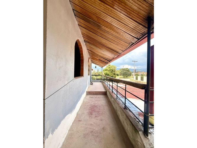 Casa de 11 alcobas en arriendo en Modigliani, Cajicá, 395 m² · foto 6 de 20