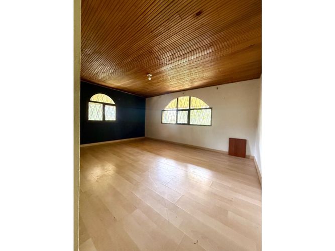 Casa de 11 alcobas en arriendo en Modigliani, Cajicá, 395 m² · foto 18 de 20