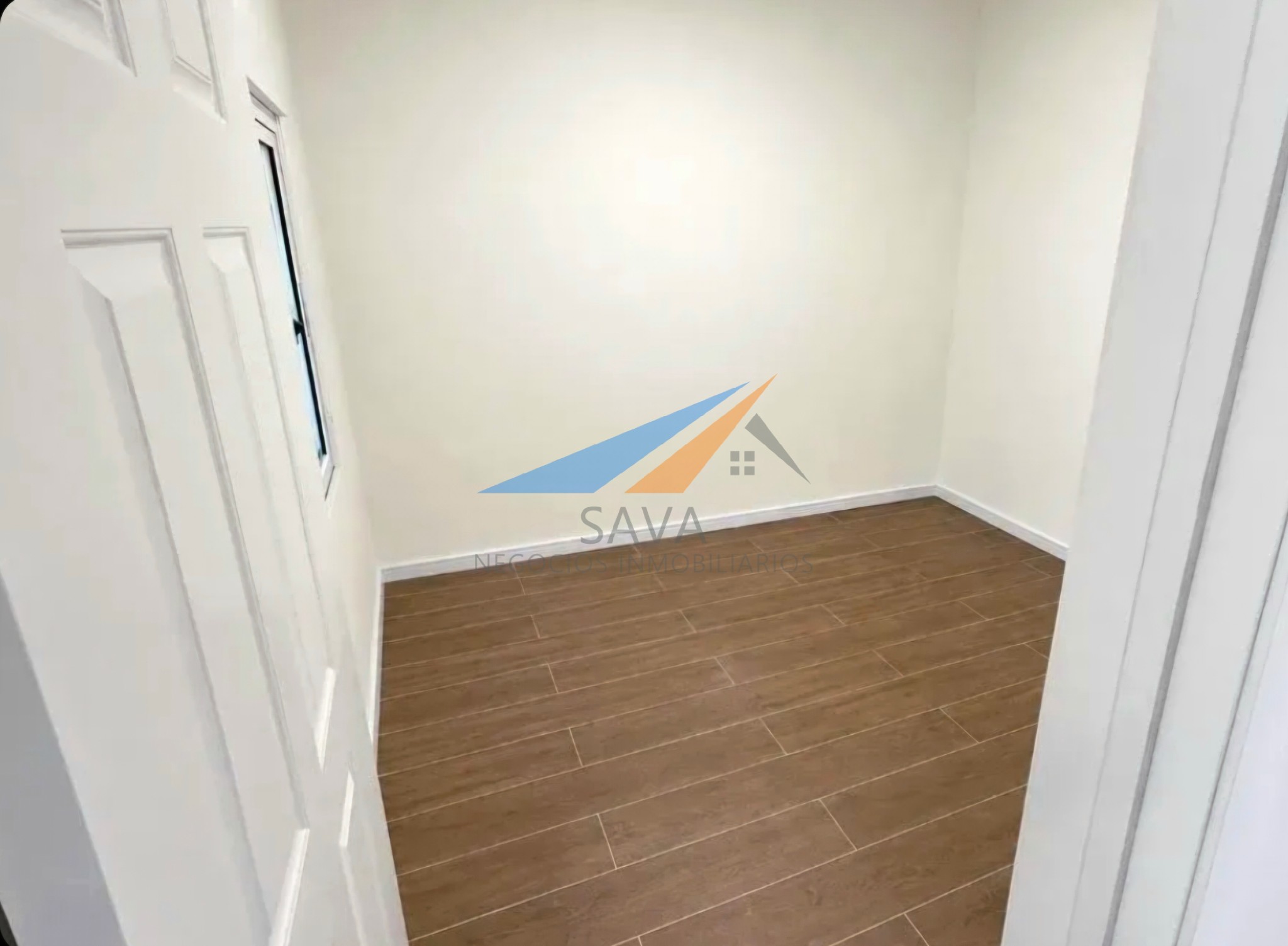 Alquiler Apartamento 2 Dormitorios en La Comercial! Sin Gastos Comunes. · Foto 4