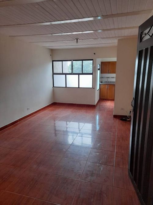Apartamento de 3 alcobas en arriendo en San Bernardo, Medellín, 75 m² · foto 3 de 13