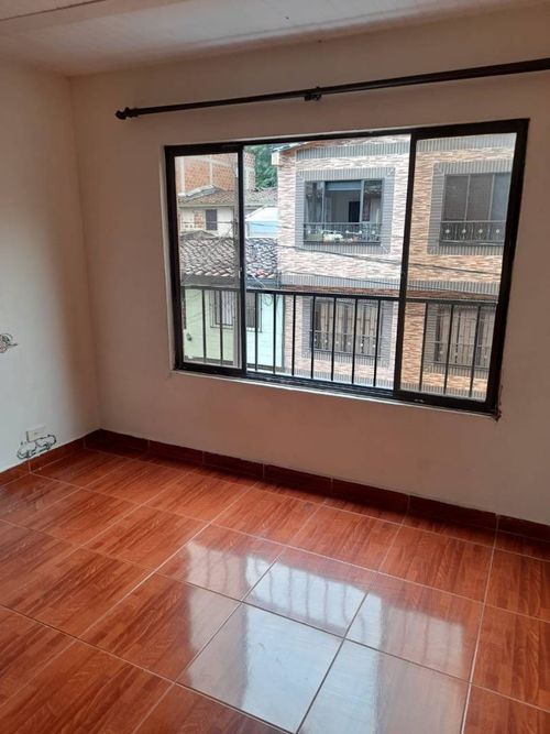 Apartamento de 3 alcobas en arriendo en San Bernardo, Medellín, 75 m² · foto 5 de 13