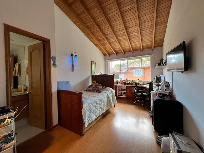 Casa de 3 alcobas en venta en El Poblado, Medellín, 260 m² · foto 11 de 20