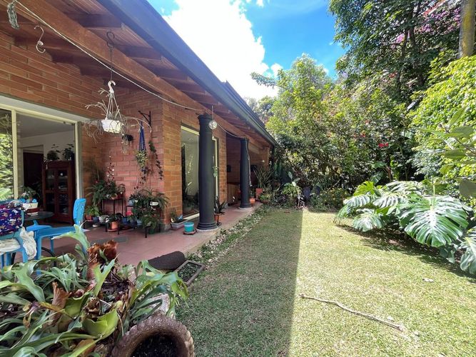 Casa de 3 alcobas en venta en El Poblado, Medellín, 260 m² · foto 14 de 20