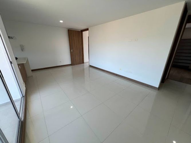 Apartamento de 3 alcobas en arriendo en Belen Malibu, Medellín, 85 m² · foto 4 de 20