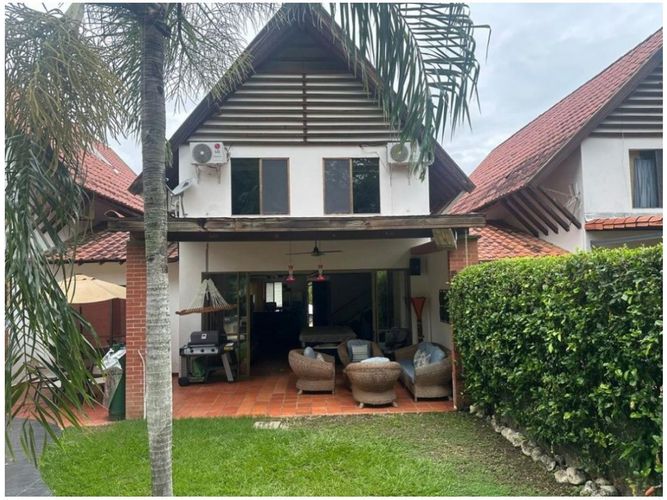 Casa de 4 alcobas en venta en Medellín, 300 m² · foto 2 de 24