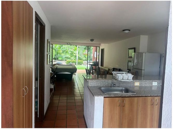 Casa de 4 alcobas en venta en Medellín, 300 m² · foto 6 de 24