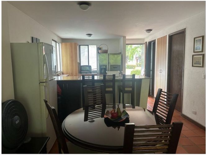 Casa de 4 alcobas en venta en Medellín, 300 m² · foto 8 de 24